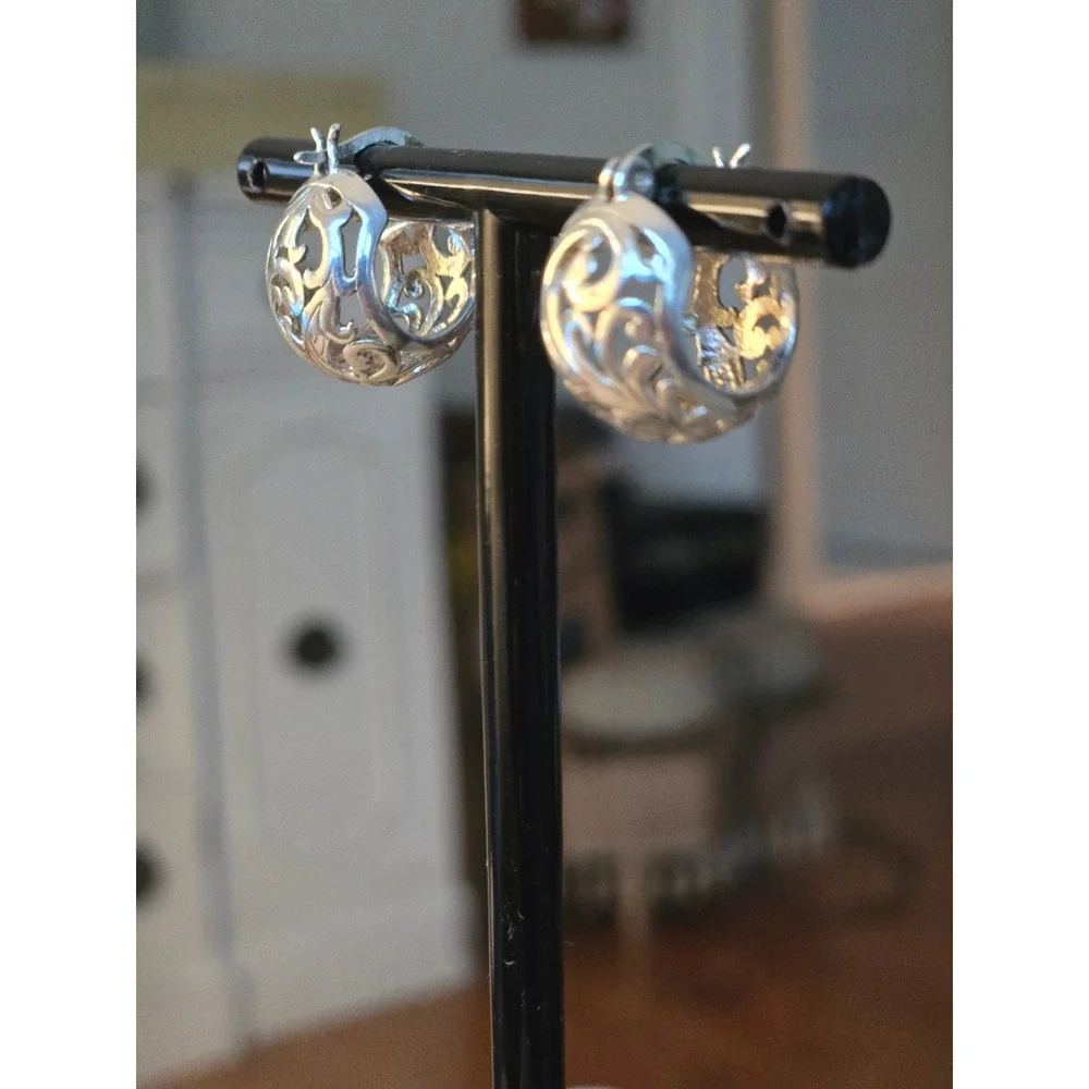 Silvertone Filagree Small Hoop Earrings Pierced Vintage